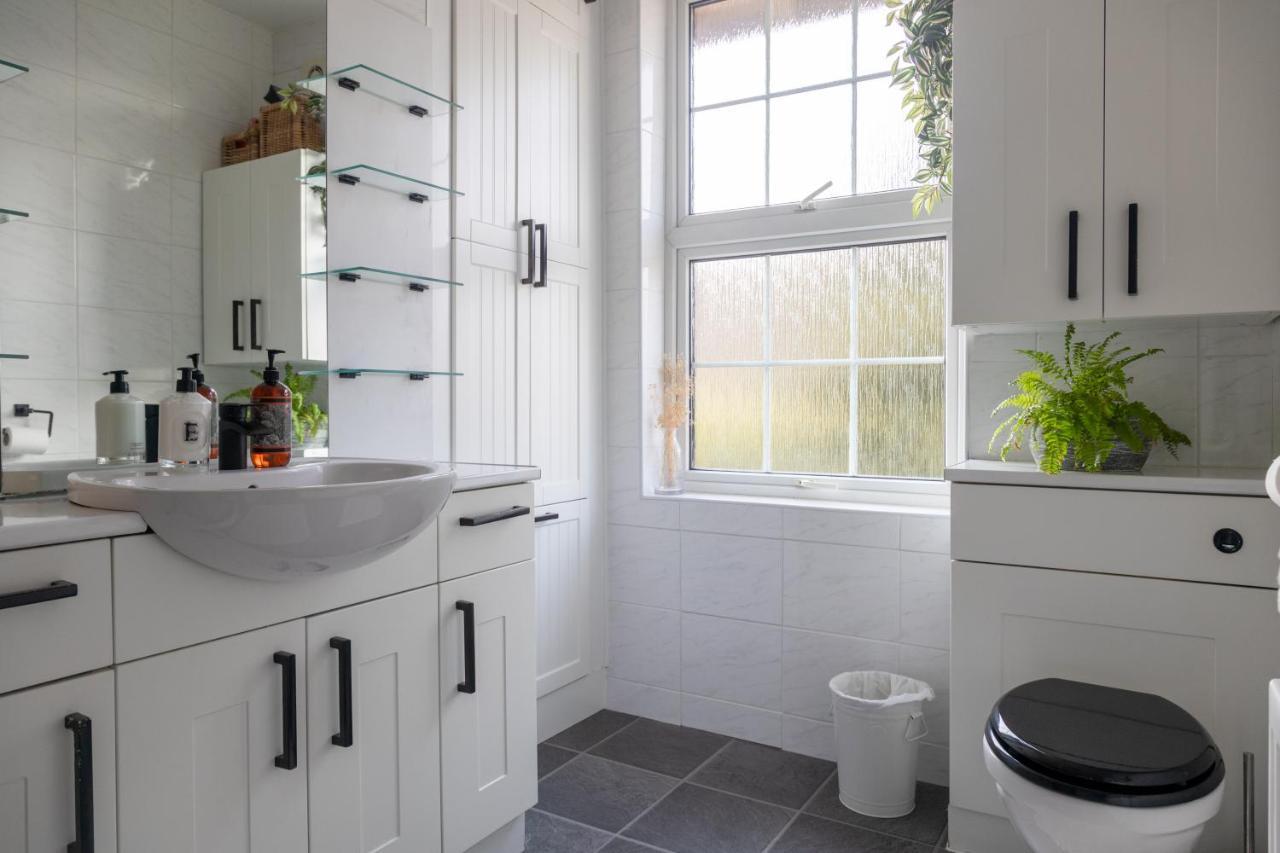 Hereford City - St Owens Terrace - Comfortable & Spacious Well Presented Three Storey House, Perfect For A Weekend Away & Exploring The City On Foot - Hosted By Rentmyhouse Exterior foto