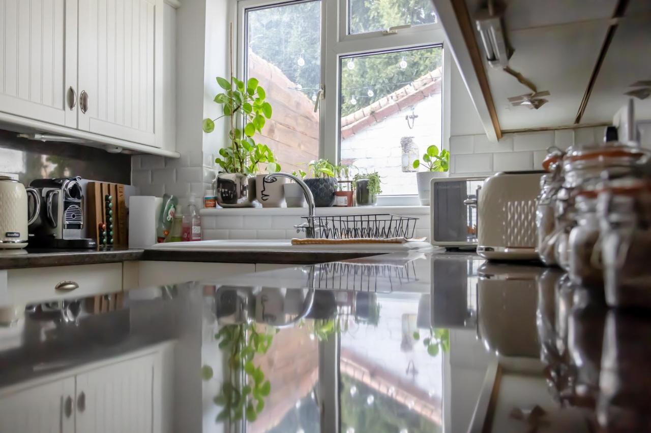 Hereford City - St Owens Terrace - Comfortable & Spacious Well Presented Three Storey House, Perfect For A Weekend Away & Exploring The City On Foot - Hosted By Rentmyhouse Exterior foto